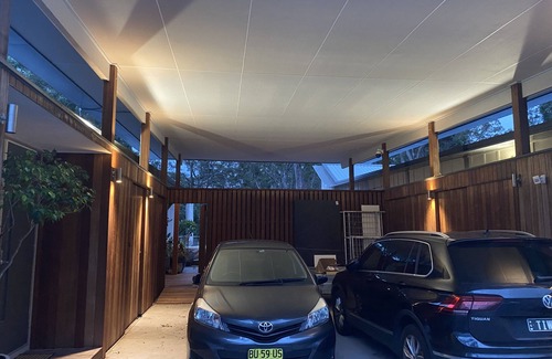 Murrays Beach Casa | Spotted Gum: Stunning, lakeside holiday house.