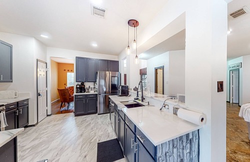 Spring Casa | Sprawling home with enclosed yard, pool, balcony, fireplaces, & AC - dogs ok