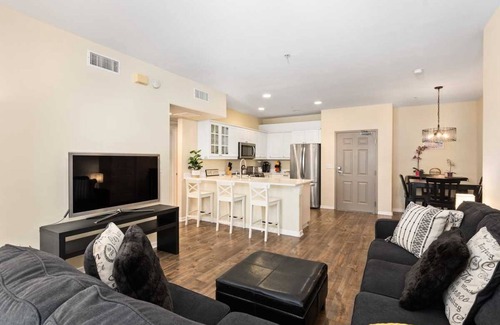 Downtown San Diego Condominio | Sprawling Little Italy Getaway