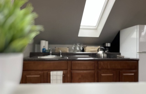 Elmhurst Apartamento | Spread Out In Providence!