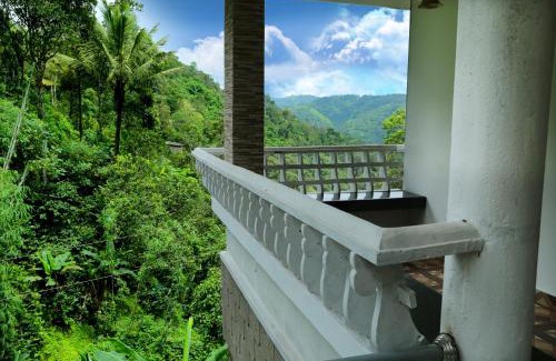Pirmed Casa | Spring and Valley View