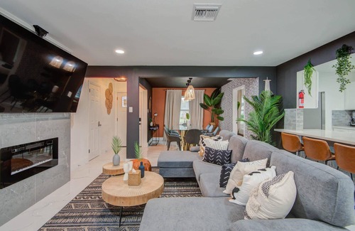 Spring Branch Central Casa | Spring Branch Getaway Feat 5BD, Pool, Hot tub