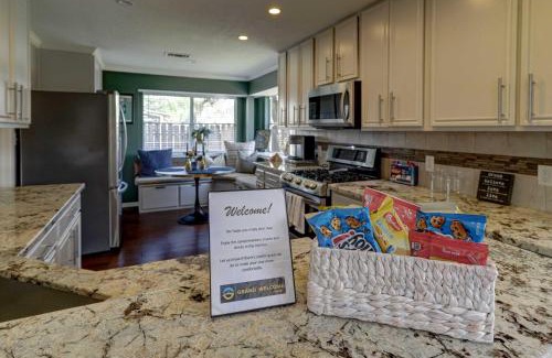 Spring Branch Central Casa | Spring Branch Haven - Cozy 3BR Oasis Pet Friendly