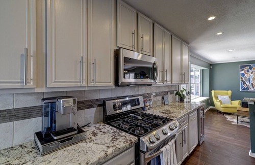 Spring Branch Central Casa | Spring Branch Haven - Spacious 3BR Oasis, Pet Friendly in Houston!