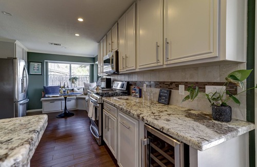 Spring Branch Central Casa | Spring Branch Haven - Spacious 3BR Oasis, Pet Friendly in Houston!