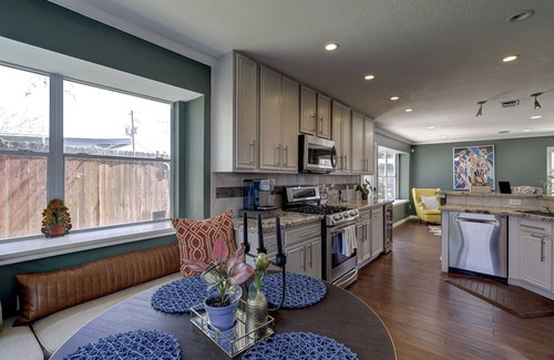 Spring Branch Central Casa | Spring Branch Haven - Spacious 3BR Oasis, Pet Friendly in Houston!