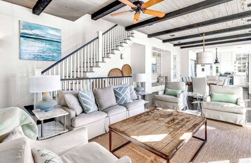 Cottage District Condominio | Spring Break Promo! Seaside, Beach Access & Bikes! Rooftop Views