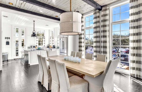 Cottage District Condominio | Spring Break Promo! Seaside, Beach Access & Bikes! Rooftop Views