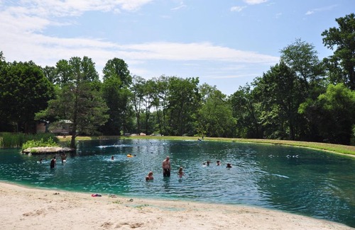 New Holland Complejo | Spring Gulch Lodge 11