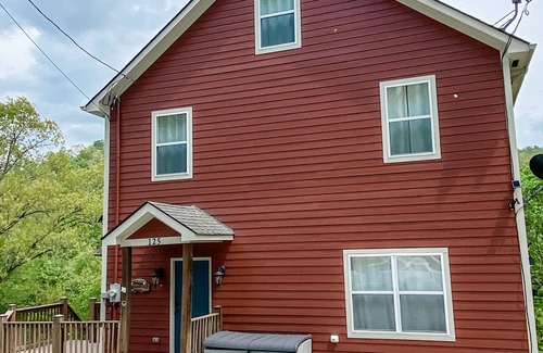 Flat Hollow Marina Casa | Spring Lily Retreat - Spacious, Lakefront, Hot Tub, Private Dock, Peaceful Cove!