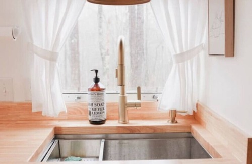 Sparta Casa | Spring Sale! Family Airstream with Lake Acess