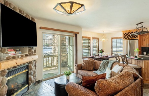 Park City Condominio | Spring Skiing + Hot Tub Across from Deer Valley East!