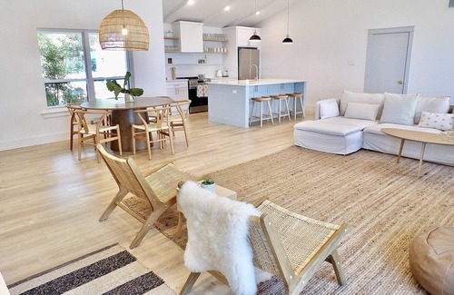 Kemp Casa | Spring Special! Get 15% Off for Stays 3 Nights or Longer Until April 30th!