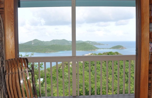 Estate Emmaus Cabaña | Coral Bay Eco Retreat: Vida tropical fuera de la red: ¡Caminata a la playa!Natural, paz