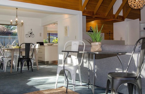 Hanmer Springs Cabaña | Springs Escape - Hanmer Springs Holiday Home
