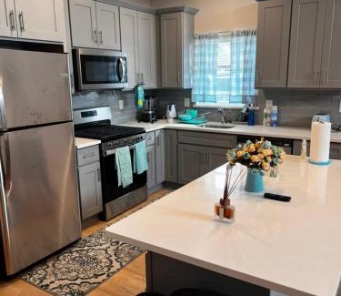 Newark Apartamento | SPRINGVIEW HOMES 12MINS FROM EWR & 3 MINS FROM UNIVERSITY HOSPITAL