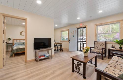 Holderness Casa | Squam Lake 3 bed plus 3 bath rental (Suite 7)