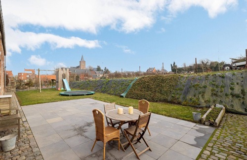 Velm Casa | Square Farm in the Beautiful Blossom Region