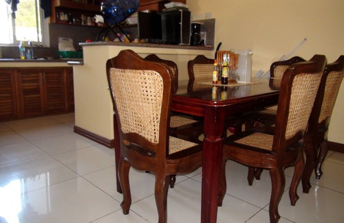 Puerto Galera Apartamento | Squares Cafe and Apartments