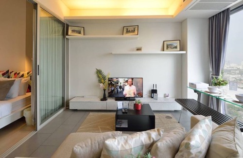 Samsen Nai Condominio | [SR 2. 3] 2BR FUTURISTIC @ BTS, Bangkok
