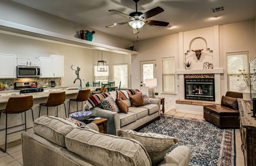 Las Cruces Casa | Sstar · Newly Renovated Home - Relax, Work, or Family Time
