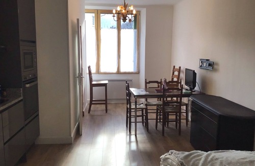 Ax-les-Thermes Apartamento | St 1, 3/4 pers, 27 m2, good location, ideal for vacations.