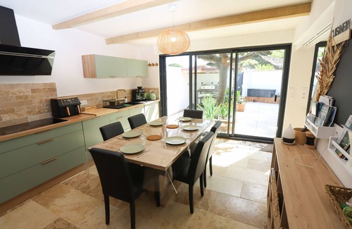Saint-Cyprien Plage Chalet De Esquí | Casa St Cyprien clasificada 4 estrellas con gran terraza soleada