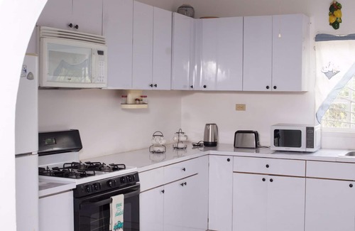 Burnt Savanna Casa | *St Elizabeth Countryside Retreat* WIFI, Near Jamaica Zoo