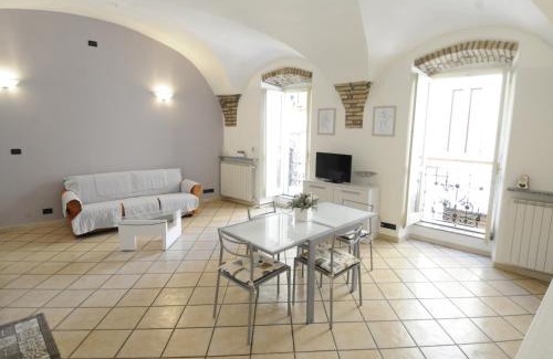 Lovere Old Town Apartamento | St. George Apartment