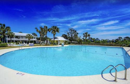 Oceanmarsh Subdivision Casa | St Helena Island Retreat with Deck Walk to Beach
