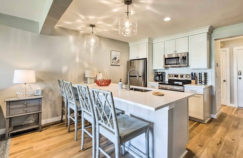 Oceanmarsh Subdivision Condominio | St Helena Island Condo w/ Pool & Beach Access!