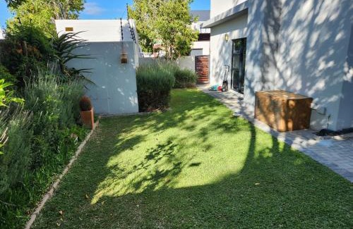 Audas Estate Casa | St James home