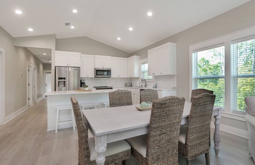 Port St. Joe Casa | St. Joe Bay Less Than Mile from Golf Club & Pool-Off the Grid Home