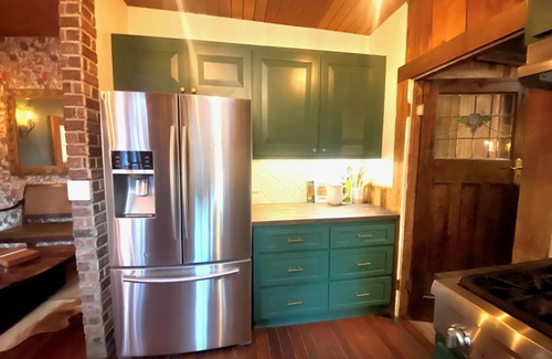 Los Alamos Casa | St Joe’s Heritage House Los Alamos, CA - Sleeps 10 with AC & Wifi