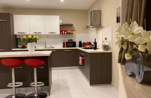 Ta' Giorni Apartamento | St. Julian's Super Bright And Spacious Seaview Apartment