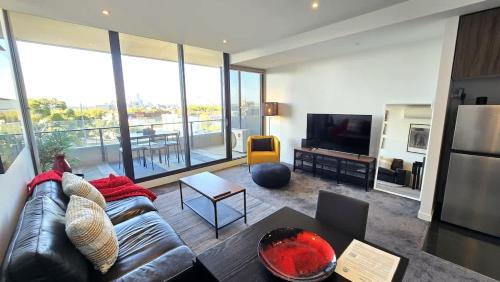 St Kilda Apartamento | St Kilda vibes - City views, airy 1 bed sleeps 2-4