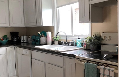 Fishers Landing Cabaña | S t. Lawrence Riverfront Cottage con muelle privado