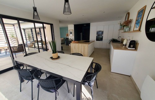 Courtoisville-Sillon-Moka Casa | St-Malo: Family home with swimming pool, 800 m walk from the beach.