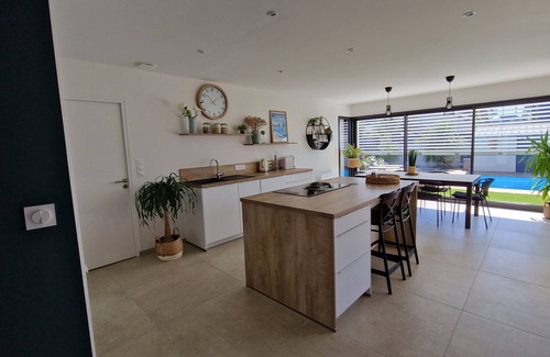 Courtoisville-Sillon-Moka Casa | St-Malo: Family home with swimming pool, 800 m walk from the beach.