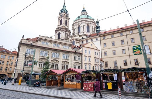 Mala Strana Apartamento | St. Nicholas Church view