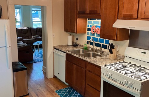 West Side Casa | St. Paul Cabana! Minutes to Everything!