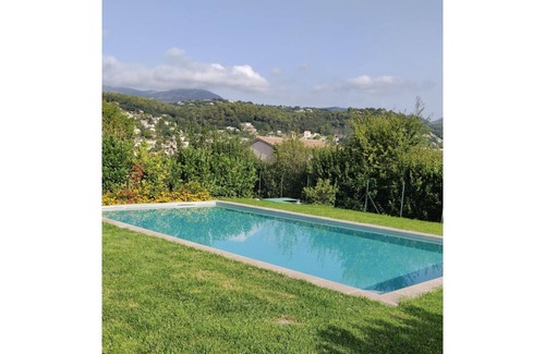 La Colle-sur-Loup Casa | St Paul la carte postale, large independent 2-room apartment in a villa