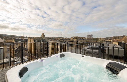 Bath Casa | St Paul's House - City Centre Townhouse with roof terrace