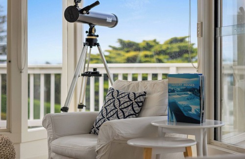 Mornington Peninsula Casa | ST PAULS SUPERB SORRENTO, 5 BEDROOM, TRI-LEVEL, TENNIS COURT, BEACH, VIEWS!