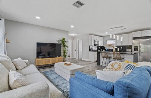 St. Petersburg - Clearwater Casa | St Pete 3bd Heated Pool House <10 min to Downtown