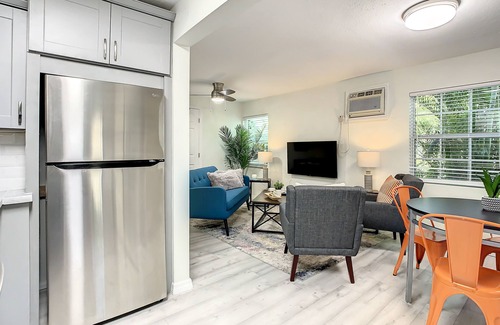 Historic Uptown Apartamento | St Pete Charm! 2bd/1ba walk downtown 1st Floor