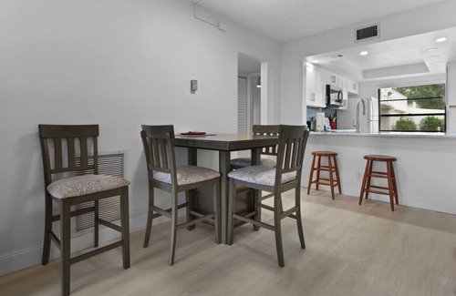 Casa del Mar Apartamento | Casa C-103 Isla Del Sol 2 habitaciones, 2 baños, planta baja, vista a la bahía. ¡Increíble vista! Estacionamiento gratuito y WIFI
