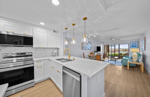 Casa del Mar Condominio | ST Pete Isla Casa A condo in St. Petersburg, Florida 2 bedrooms2 beds2 baths