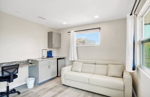 St. Pete Beach Casa | St Pete Upham Beach Private Boutique Pool