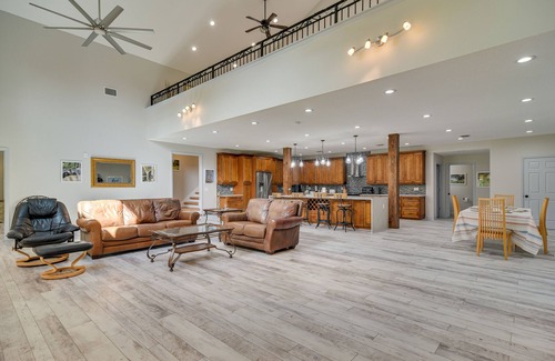 Disston Heights Casa | St Petersburg Getaway - 5 Mi to Tropicana Field!